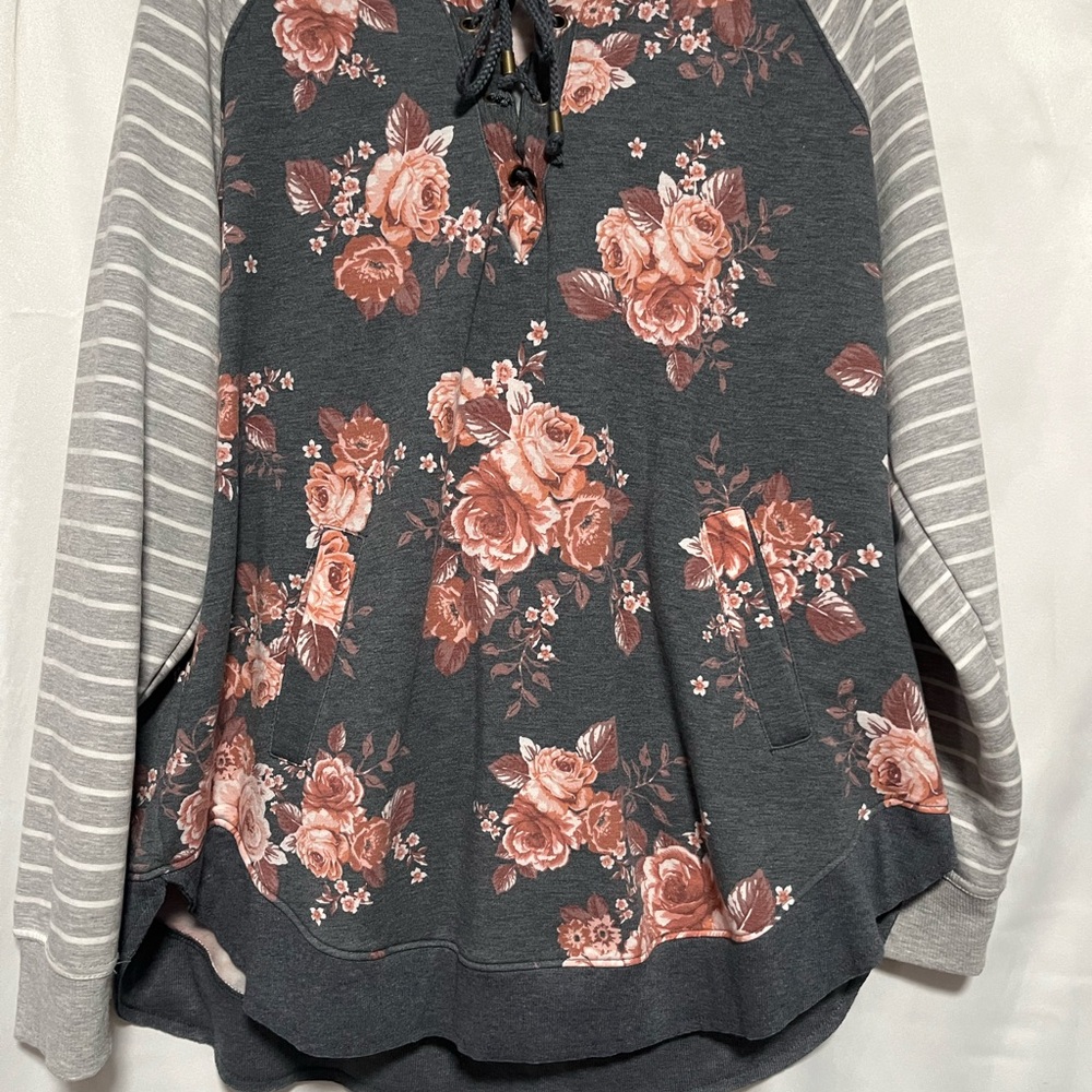 Floral Gray and Pink Women's Top